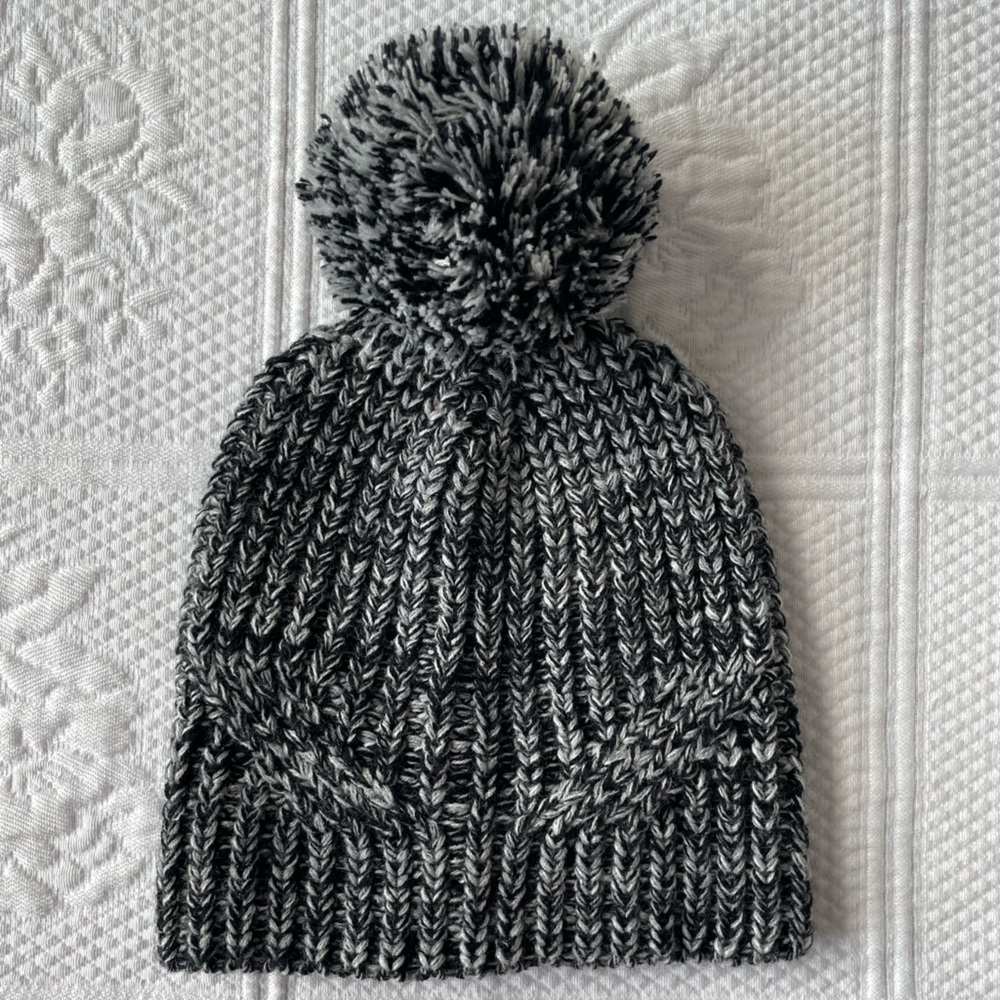 Rebecca Minkoff Marled Beanie & Hand/Arm Warmer Set Black/White Acrylic Knit - Picture 8 of 11